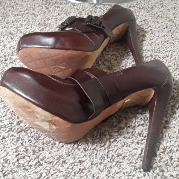 LA.M.B. Finsbury Mary Jane Platform Pumps - Picture 7 of 8